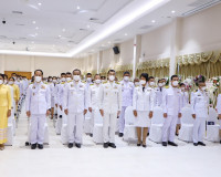จังหวัดสุราษฎร์ธานี จัดพิธีวางพวงมาลาและถวายราชสดุดีพระบาทสม ... พารามิเตอร์รูปภาพ 8