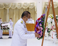 จังหวัดสุราษฎร์ธานี จัดพิธีวางพวงมาลาและถวายราชสดุดีพระบาทสม ... พารามิเตอร์รูปภาพ 11