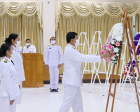 จังหวัดสุราษฎร์ธานี จัดพิธีวางพวงมาลาและถวายราชสดุดีพระบาทสม ... พารามิเตอร์รูปภาพ 12