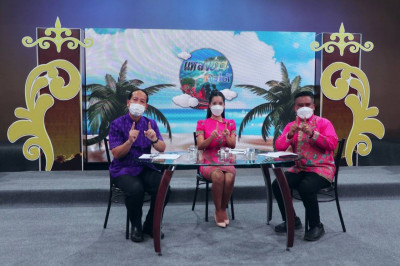รองผู้ว่าราชการจังหวัดสุราษฎร์ธานี ให้สัมภาษณ์สดในรายการ &quot;ผู ... พารามิเตอร์รูปภาพ 1