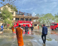ผู้ว่าราชการจังหวัดสุราษฎร์ธานี ลงพื้นที่ตรวจสอบเหตุเพลิงไหม ... พารามิเตอร์รูปภาพ 8