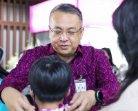 ผู้ว่าราชการจังหวัดสุราษฎร์ธานี ร่วมต้อนรับนักท่องเที่ยวบินต ... พารามิเตอร์รูปภาพ 2