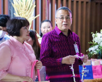 ผู้ว่าราชการจังหวัดสุราษฎร์ธานี ร่วมต้อนรับนักท่องเที่ยวบินต ... พารามิเตอร์รูปภาพ 5