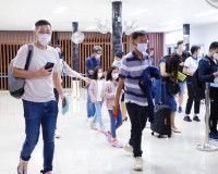 ผู้ว่าราชการจังหวัดสุราษฎร์ธานี ร่วมต้อนรับนักท่องเที่ยวบินต ... พารามิเตอร์รูปภาพ 12