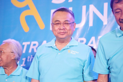 ผู้ว่าราชการจังหวัดสุราษฎร์ธานี เป็นประธานเปิด เปิดการแข่งขั ... พารามิเตอร์รูปภาพ 1