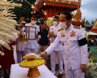 สมเด็จพระเจ้าอยู่หัวทรงพระกรุณาโปรดพระราชทานเพลิงศพ พระมงคลท ... พารามิเตอร์รูปภาพ 13