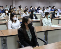 รองผู้ว่าราชการจังหวัดสุราษฎร์ธานี เป็นผู้แทนในการกล่าวต้อนร ... พารามิเตอร์รูปภาพ 11