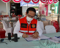 รองผู้ว่าราชการจังหวัดสุราษฎร์ธานี เดินไปตรวจเยี่ยมและให้กำล ... พารามิเตอร์รูปภาพ 6