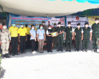 รองผวจ.สุราษฎร์ธานีนำคณะออกเยี่ยมจุดบริการและจุดตรวจป้องกันแ ... พารามิเตอร์รูปภาพ 13