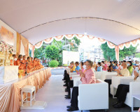 ผู้ว่าราชการจังหวัดสุราษฎร์ธานี นำพุทธศาสนิกชน ทำบุญตักบาตรว ... พารามิเตอร์รูปภาพ 6