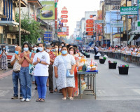ผู้ว่าราชการจังหวัดสุราษฎร์ธานี นำพุทธศาสนิกชน ทำบุญตักบาตรว ... พารามิเตอร์รูปภาพ 16