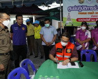 รองผู้ว่าราชการจังหวัดสุราษฎร์ธานี ลงพื้นที่ตรวจเยี่ยมและให้ ... พารามิเตอร์รูปภาพ 17