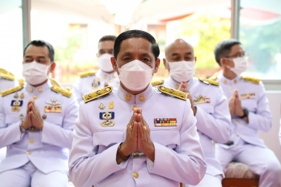 ผู้ว่าราชการจังหวัดสุราษฎร์ธานี นำส่วนราชการ ครอบครัว ร่วมขล ... พารามิเตอร์รูปภาพ 1