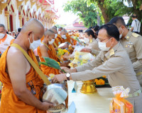 จังหวัดสุราษฎร์ธานีจัดพิธีตักบาตร-ฉลองพระใหม่ โครงการบรรพชาอ ... พารามิเตอร์รูปภาพ 13