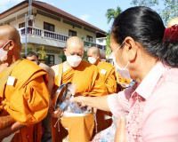 จังหวัดสุราษฎร์ธานีจัดพิธีตักบาตร-ฉลองพระใหม่ โครงการบรรพชาอ ... พารามิเตอร์รูปภาพ 15