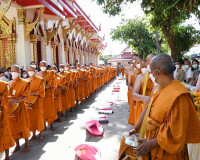 จังหวัดสุราษฎร์ธานีจัดพิธีตักบาตร-ฉลองพระใหม่ โครงการบรรพชาอ ... พารามิเตอร์รูปภาพ 16