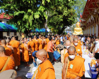 จังหวัดสุราษฎร์ธานีจัดพิธีตักบาตร-ฉลองพระใหม่ โครงการบรรพชาอ ... พารามิเตอร์รูปภาพ 17