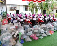 ภาคส่วนต่างๆ พร้อมใจมอบสิ่งของและปัจจัยให้เหล่ากาชาดจังหวัดส ... พารามิเตอร์รูปภาพ 17
