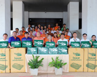 ผู้ว่าราชการจังหวัดสุราษฎร์ธานี รับมอบผ้าห่ม จำนวน 500 ผืน จ ... พารามิเตอร์รูปภาพ 8