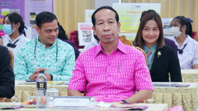 รองผู้ว่าราชการจังหวัดสุราษฎร์ธานี ร่วมเป็นเกียรติและกล่าวต้ ... พารามิเตอร์รูปภาพ 1