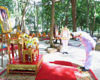 ผู้ว่าราชการจังหวัดสุราษฎร์ธานี ร่วมพิธีฉลองสมณศักดิ์ พระราช ... พารามิเตอร์รูปภาพ 1