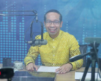 องผู้ว่าราชการจังหวัดสุราษฎร์ธานี ให้สัมภาษณ์สดในรายการ &quot;ผู้ ... พารามิเตอร์รูปภาพ 3