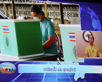 องผู้ว่าราชการจังหวัดสุราษฎร์ธานี ให้สัมภาษณ์สดในรายการ &quot;ผู้ ... พารามิเตอร์รูปภาพ 11