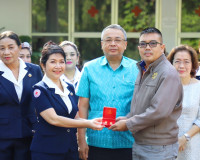 ผู้ว่าราชการจังหวัดสุราษฎร์ธานี จับมือนายกเหล่ากาชาดจังหวัดส ... พารามิเตอร์รูปภาพ 3