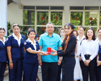 ผู้ว่าราชการจังหวัดสุราษฎร์ธานี จับมือนายกเหล่ากาชาดจังหวัดส ... พารามิเตอร์รูปภาพ 5