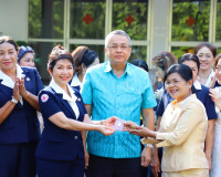 ผู้ว่าราชการจังหวัดสุราษฎร์ธานี จับมือนายกเหล่ากาชาดจังหวัดส ... พารามิเตอร์รูปภาพ 7