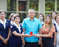 ผู้ว่าราชการจังหวัดสุราษฎร์ธานี จับมือนายกเหล่ากาชาดจังหวัดส ... พารามิเตอร์รูปภาพ 8