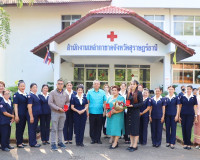 ผู้ว่าราชการจังหวัดสุราษฎร์ธานี จับมือนายกเหล่ากาชาดจังหวัดส ... พารามิเตอร์รูปภาพ 14