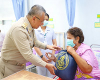 องคมนตรี ตรวจเยี่ยมโรงพยาบาลสมเด็จพระยุพราชเวียงสระ จ.สุราษฎ ... พารามิเตอร์รูปภาพ 12