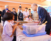 องคมนตรี ตรวจเยี่ยมโรงพยาบาลสมเด็จพระยุพราชเวียงสระ จ.สุราษฎ ... พารามิเตอร์รูปภาพ 14