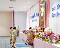 จังหวัดสุราษฎร์ธานี จัดพิธีถวายราชสักการะ พระบาทสมเด็จพระจุล ... พารามิเตอร์รูปภาพ 11