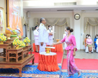 พิธีมอบแบบลายผ้าพระราชทาน “ผ้าลายดอกรักราชกัญญา” ให้แก่ตัวแท ... พารามิเตอร์รูปภาพ 7