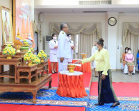 พิธีมอบแบบลายผ้าพระราชทาน “ผ้าลายดอกรักราชกัญญา” ให้แก่ตัวแท ... พารามิเตอร์รูปภาพ 8