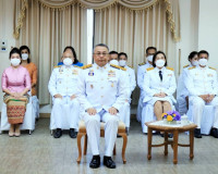 พิธีมอบแบบลายผ้าพระราชทาน “ผ้าลายดอกรักราชกัญญา” ให้แก่ตัวแท ... พารามิเตอร์รูปภาพ 9