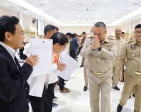 ผู้ว่าราชการจังหวัดสุราษฎร์ธานี ตรวจเยี่ยม การรับสมัครเลือกต ... พารามิเตอร์รูปภาพ 1