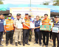 ผู้ว่าราชการจังหวัดสุราษฎร์ธานี ลงพื้นที่ตรวจเยี่ยมจุดตรวจจุ ... พารามิเตอร์รูปภาพ 15