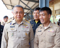 &quot;คนดีสำคัญกว่าทุกสิ่ง&quot; ผู้ว่าฯสุราษฎร์ มอบประกาศนียบัตร ชมเช ... พารามิเตอร์รูปภาพ 2
