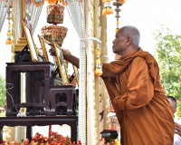 โครงการสักการะสิ่งศักดิ์สิทธิ์ในพิธีการศพที่ได้รับพระราชทาน  ... พารามิเตอร์รูปภาพ 3
