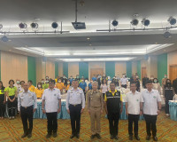 รองผู้ว่าราชการจังหวัดสุราษฎร์ธานี ให้การต้อนรับพลอากาศเอก น ... พารามิเตอร์รูปภาพ 7