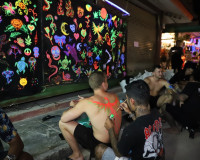 ผู้ว่าราชการจังหวัดสุราษฎร์ธานี จับมือ ผู้บัญชาการตำรวจท่องเ ... พารามิเตอร์รูปภาพ 10