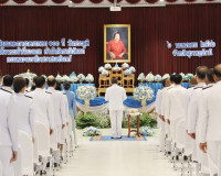 จังหวัดสุราษฎร์ธานีจัดพิธีวางพานพุ่มดอกไม้ถวายราชสักการะ เฉล ... พารามิเตอร์รูปภาพ 14