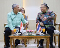 ผู้ว่าราชการจังหวัดสุราษฎร์ธานี ให้การต้อนรับ กงสุลใหญ่ สถาน ... พารามิเตอร์รูปภาพ 4