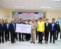 สมาคมชาวสุราษฎร์ธานีมอบทุนการศึกษาให้กับนักเรียนในเขตจังหวัด ... พารามิเตอร์รูปภาพ 17