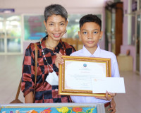 &quot;ทำดีต้องชื่นชม&quot; ผู้ว่าราชการจังหวัดสุราษฎร์ธานี มอบประกาศเก ... พารามิเตอร์รูปภาพ 11