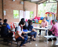 ผู้ว่าฯ สุราษฎร์ธานี ลงพื้นที่ติดตามการจัดอาหารกลางวันนักเรี ... พารามิเตอร์รูปภาพ 2