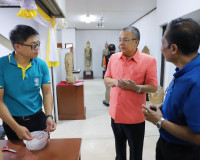 ผู้ว่าฯ สุราษฎร์ธานี ลงพื้นที่ตรวจสอบกรณีขุดพบ “พานทองคำ” ระ ... พารามิเตอร์รูปภาพ 6